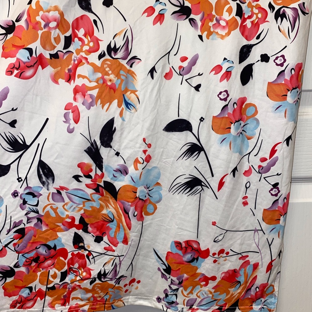 Floral Maxi Dress in White and Pink - Picture 15 of 16